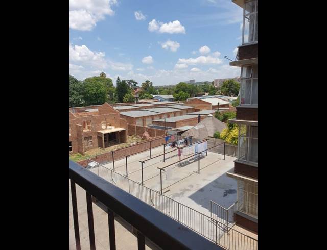 2 BEDROOM APARTMENT FOR SALE IN SILVERTON